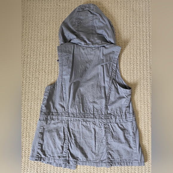 Women's size large vest - Picture 2 of 3